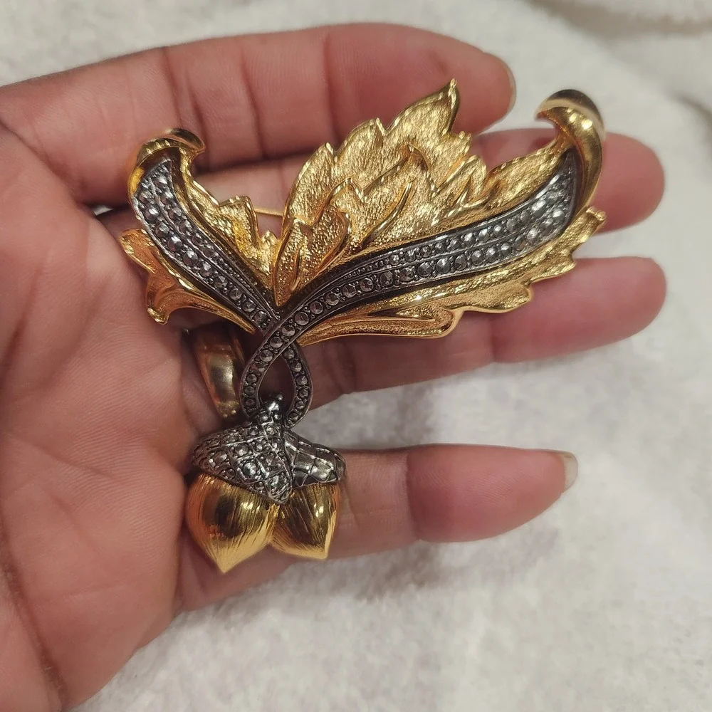 Avon Vintage‎ Acorn Leaf Brooch Gold Silver Tone Rhinestone Fall Autumn Jewelry